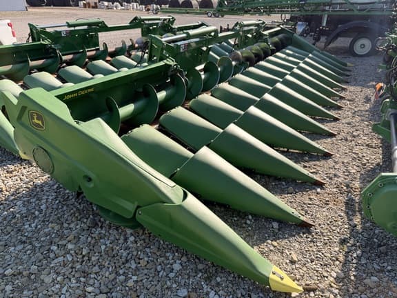 Image of John Deere C12F equipment image 1