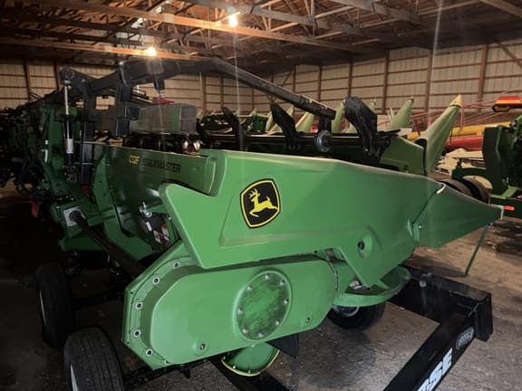 Image of John Deere C12F equipment image 4