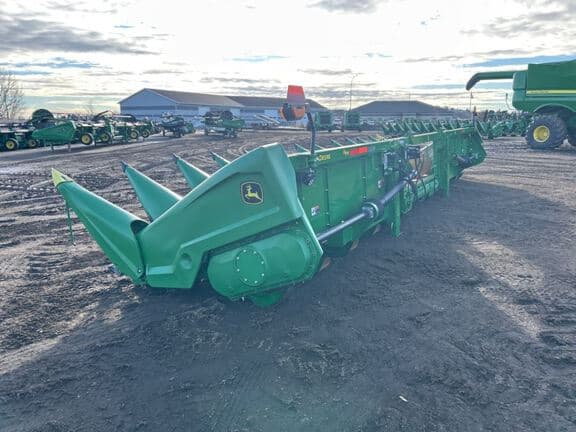 Image of John Deere C12R equipment image 3