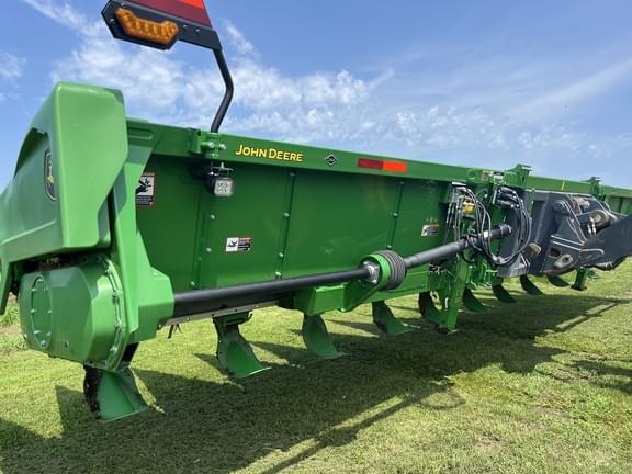 Image of John Deere C12R equipment image 3