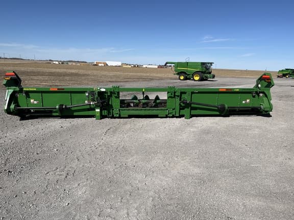 Image of John Deere C12R equipment image 4