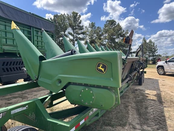 Image of John Deere C12R equipment image 1