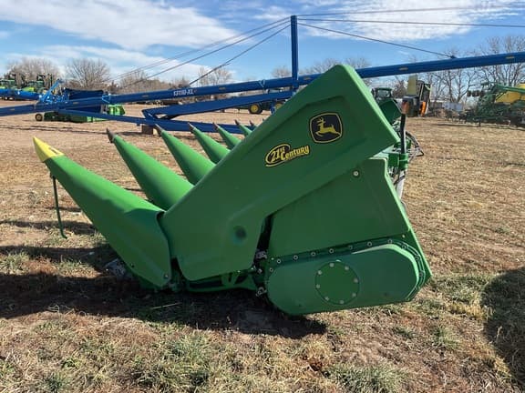 Image of John Deere C12R equipment image 3