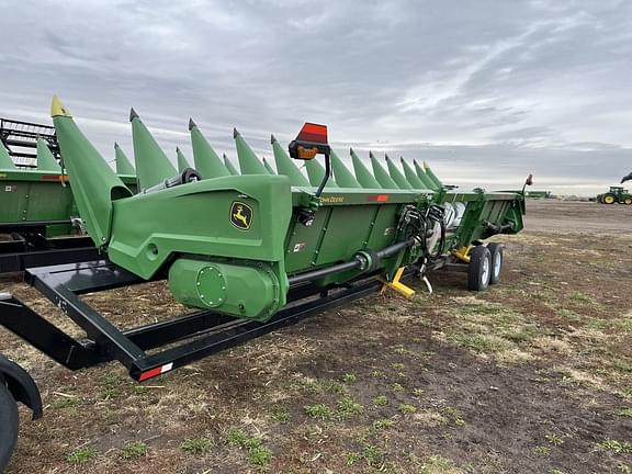 Image of John Deere C12R equipment image 3