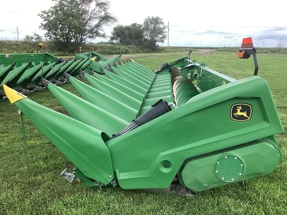 Image of John Deere C12R equipment image 3