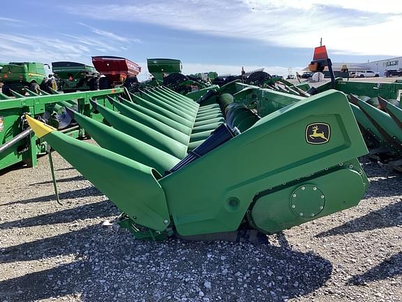 Image of John Deere C12R equipment image 2