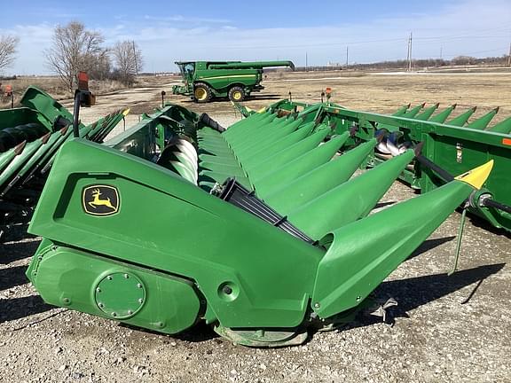 Image of John Deere C12R equipment image 4