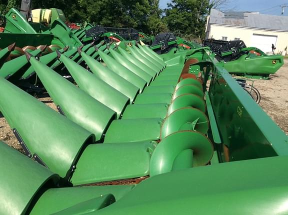 Image of John Deere C12R equipment image 1
