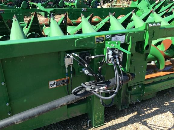 Image of John Deere C12R equipment image 3