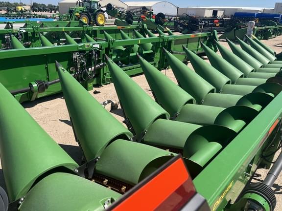 Image of John Deere C12R equipment image 1