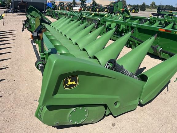 Image of John Deere C12R equipment image 4