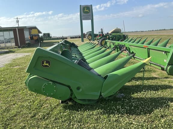 Image of John Deere C12R equipment image 3