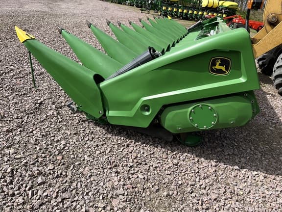 Image of John Deere C12R equipment image 3