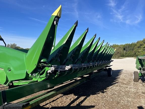 Image of John Deere C12R equipment image 2