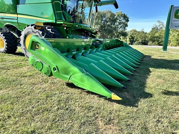 Image of John Deere C12R equipment image 1