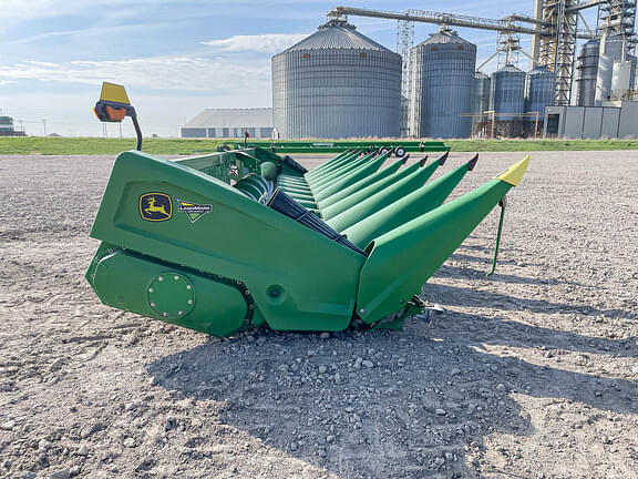 Image of John Deere C12R equipment image 3