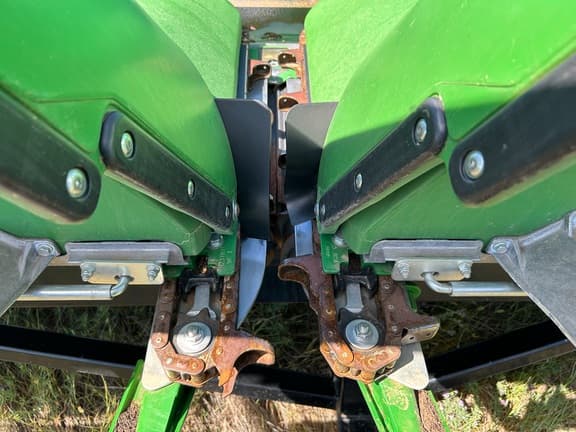 Image of John Deere C12R equipment image 2