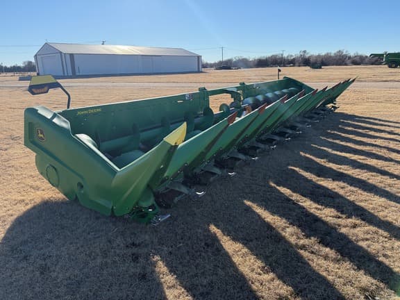 Image of John Deere C12R equipment image 4