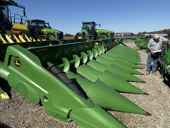 Image of John Deere C12R equipment image 1