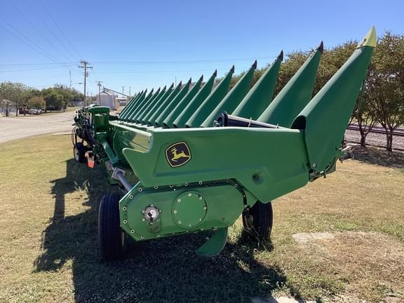 Image of John Deere C16F equipment image 4