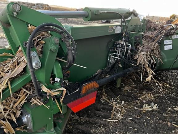 Image of John Deere C16F equipment image 4