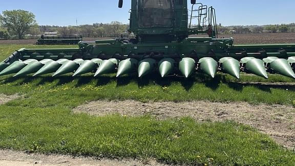 Image of John Deere C16F equipment image 3