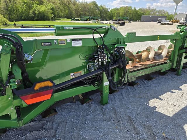 Image of John Deere C16F equipment image 3
