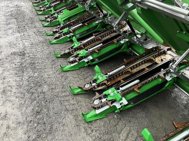 Image of John Deere C16F equipment image 4