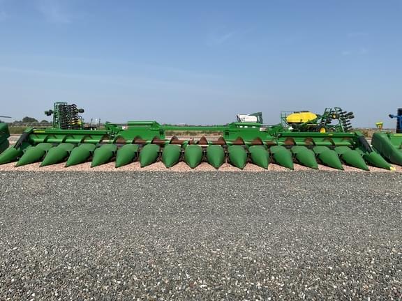 Image of John Deere C16F equipment image 3