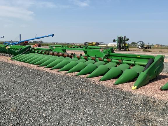 Image of John Deere C16F equipment image 4