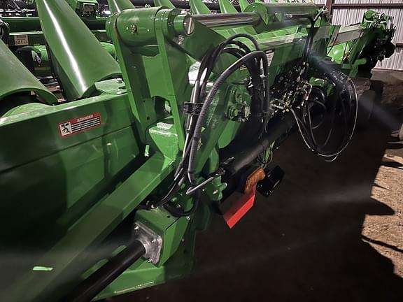 Image of John Deere C16F equipment image 3