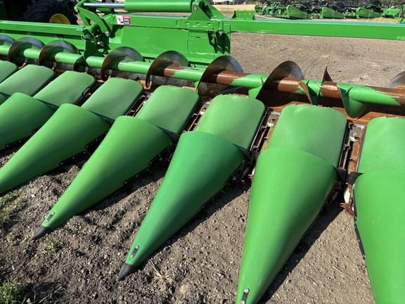 Image of John Deere C16F equipment image 4