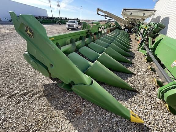 Image of John Deere C16F equipment image 4