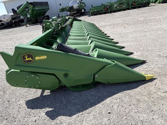 Image of John Deere C16F equipment image 3