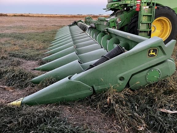 Image of John Deere C16F equipment image 3