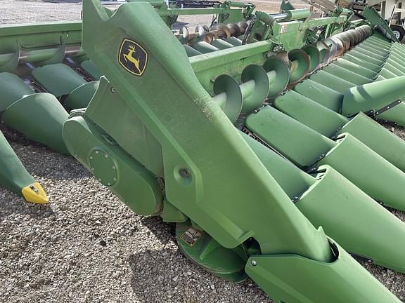 Image of John Deere C16F equipment image 4