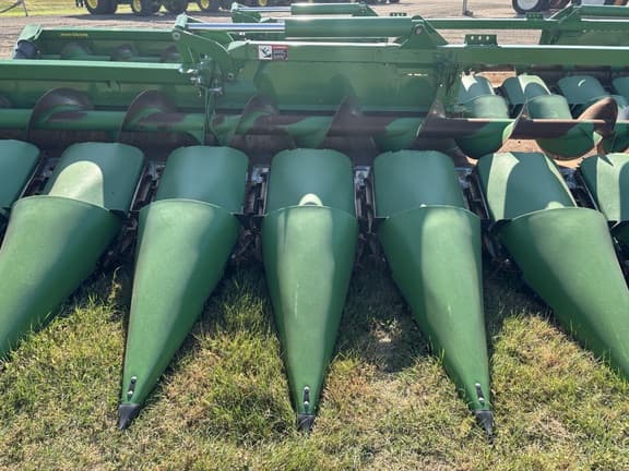 Image of John Deere C16F equipment image 3