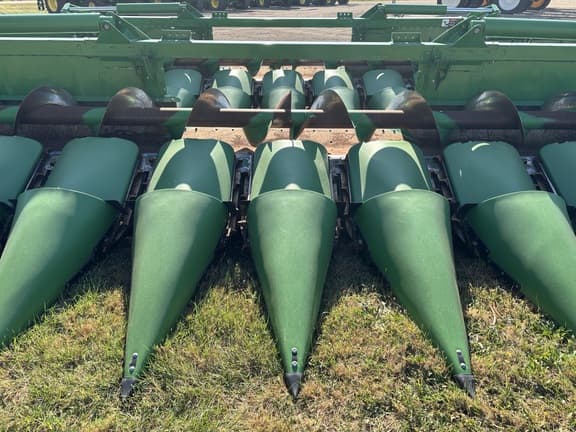 Image of John Deere C16F equipment image 4