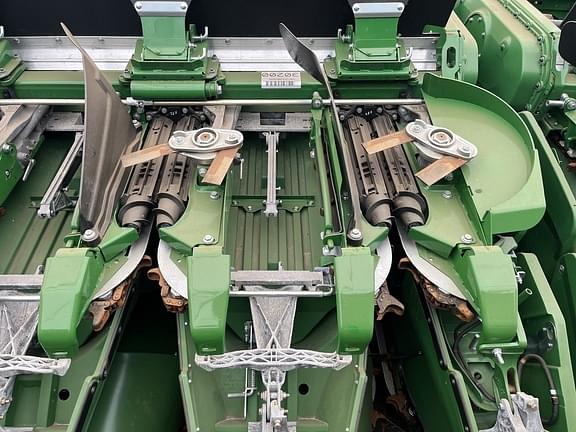 Image of John Deere C16F equipment image 4