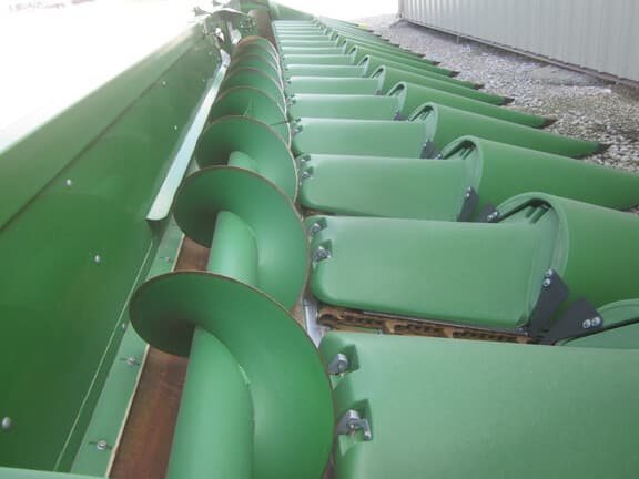 Image of John Deere C16R equipment image 4