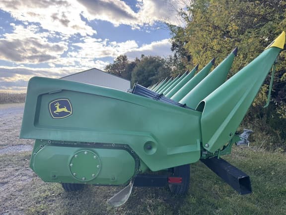 Image of John Deere C16R equipment image 4