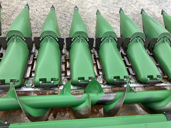 Image of John Deere C18F equipment image 3