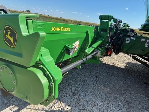 Image of John Deere C18F equipment image 3