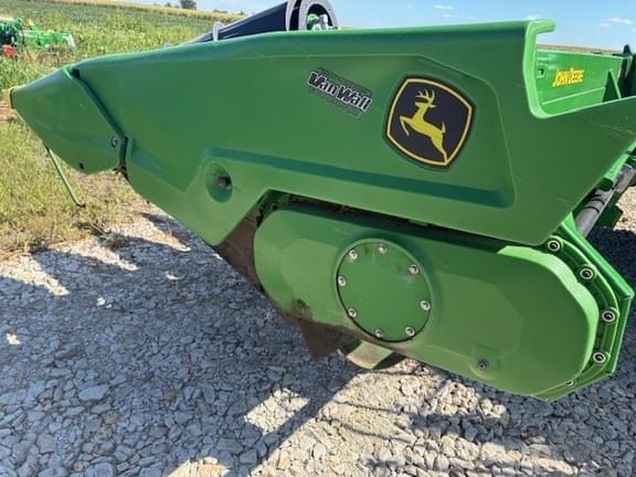 Image of John Deere C18F equipment image 2