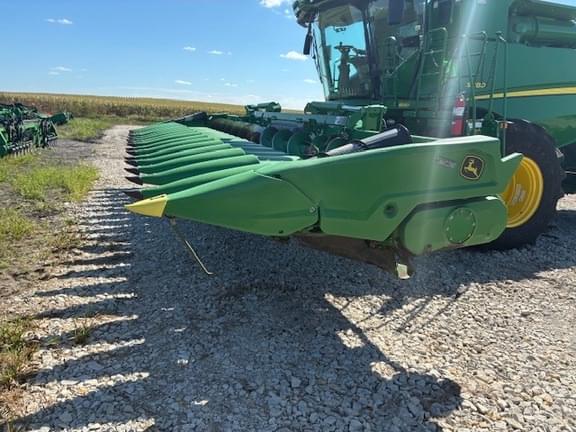 Image of John Deere C18F equipment image 1