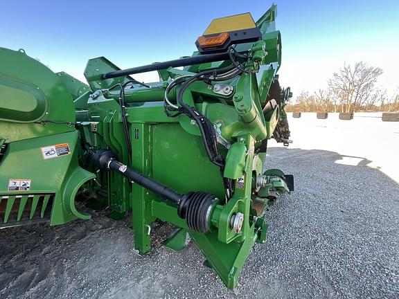 Image of John Deere C18F equipment image 2