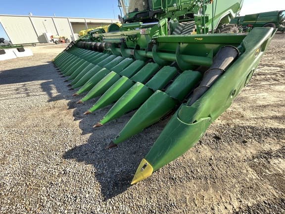 Image of John Deere C18F Primary image