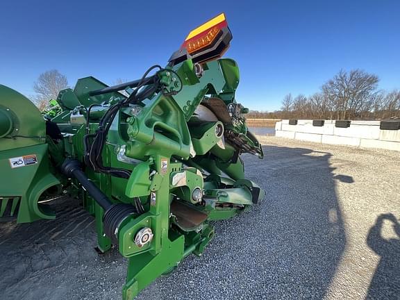 Image of John Deere C18F equipment image 2