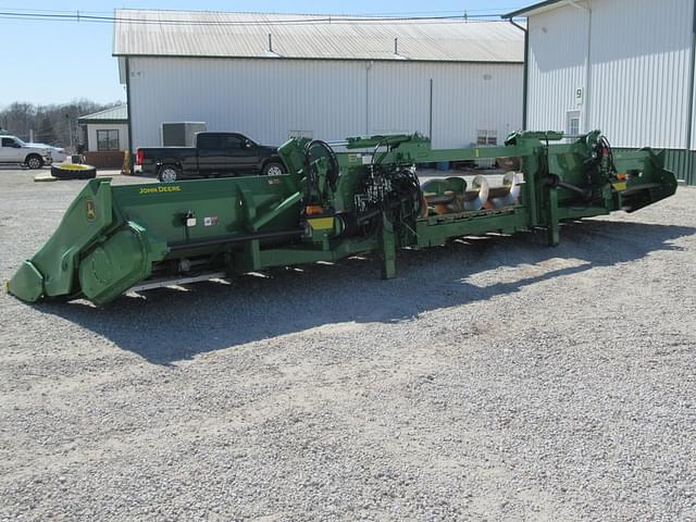 Image of John Deere C18F equipment image 2