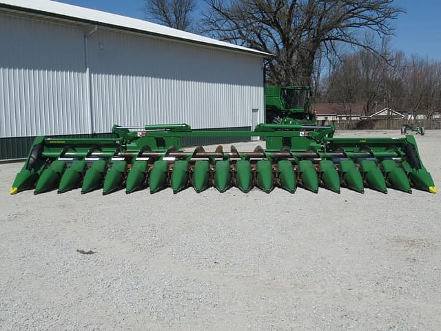 Image of John Deere C18F equipment image 1